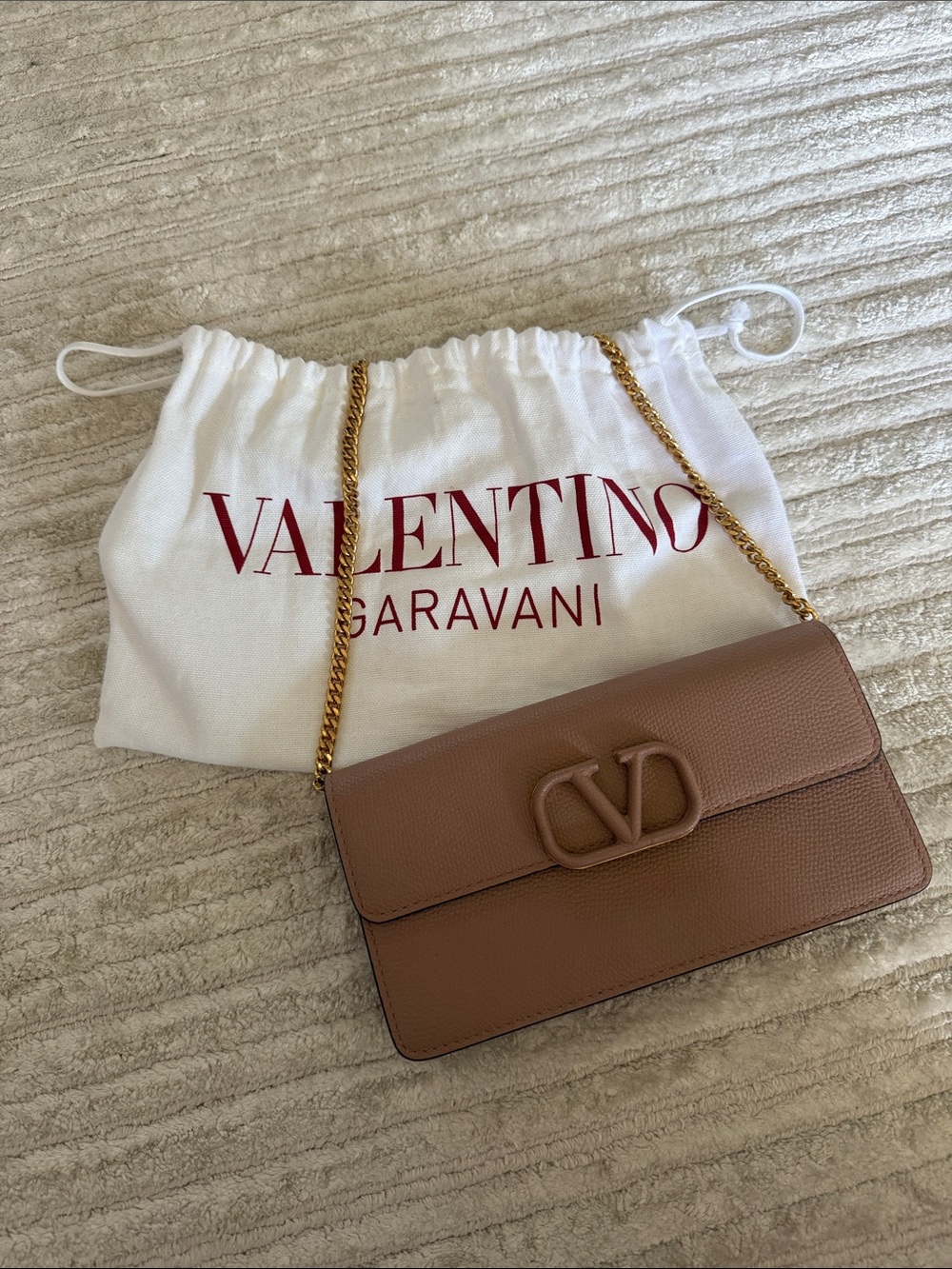 Valentino Garavani Dusty Rose VLogo Chain Shoulder Bag